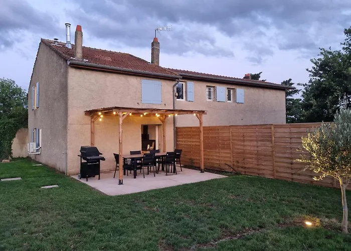Maison 2 Chambres Avec Exterieur Et Jacuzzi