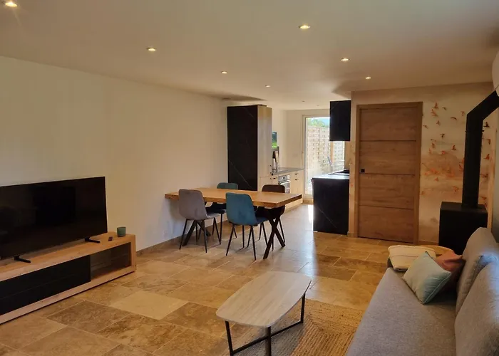 Maison 2 Chambres Avec Exterieur Et Jacuzzi