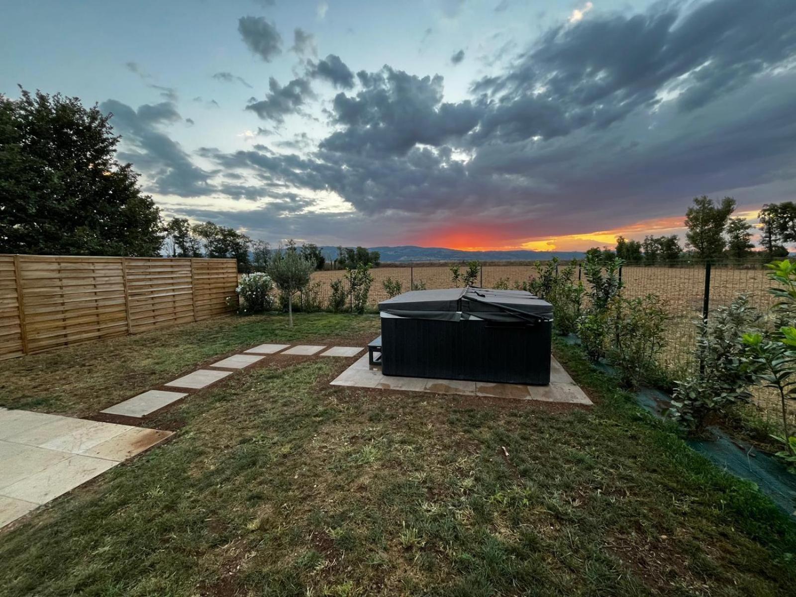 Maison 2 Avec Exterieur Et Jacuzzi * Bourg-les-Valence