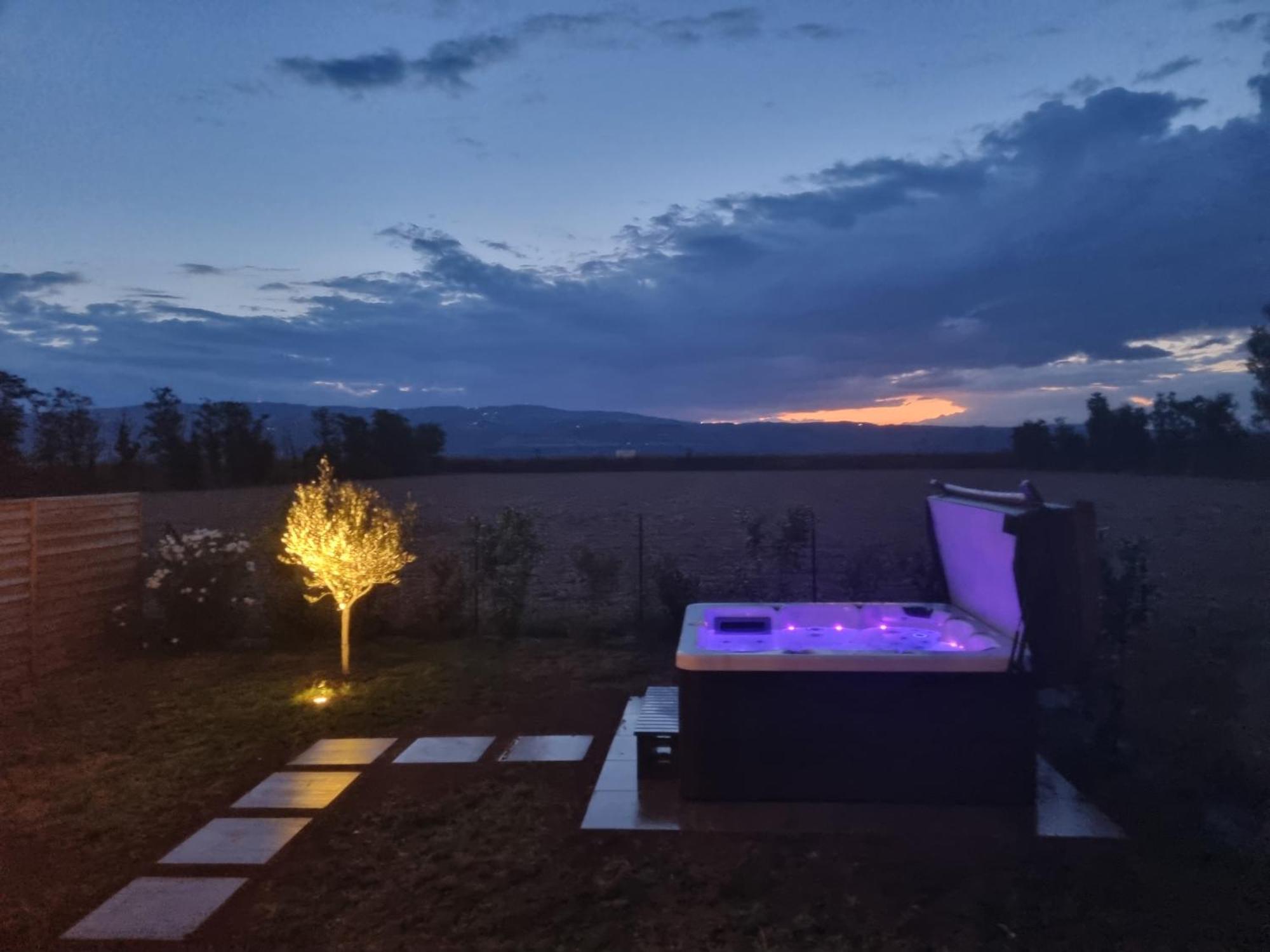 Maison 2 Avec Exterieur Et Jacuzzi Сasa de vacaciones Bourg-lès-Valence